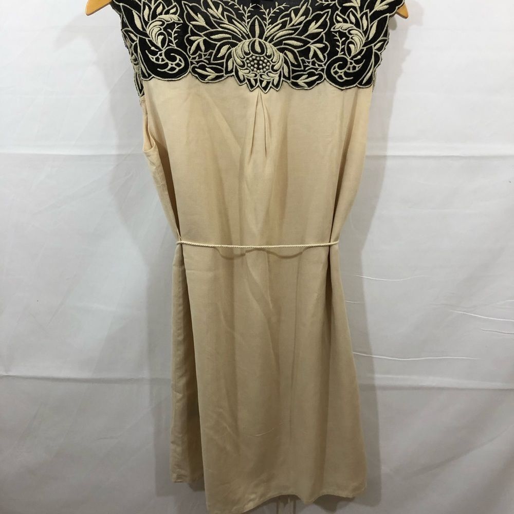 Aakaa Tunic Blouse‎ - Picture 2 of 3